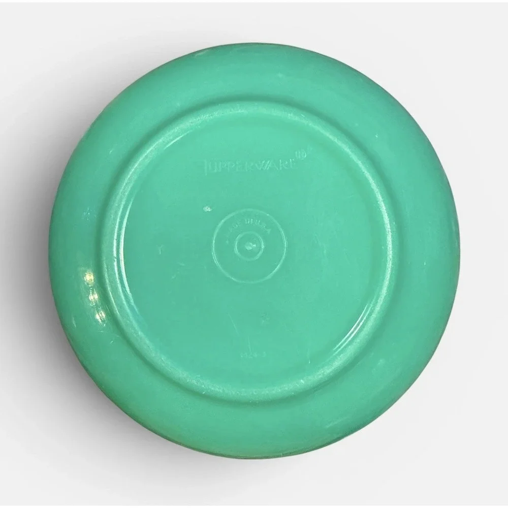 Vintage Tupperware Jadeite Green Lettuce Bowl 1424-3 No Lid No Spike 8 Inch